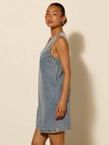 COSMINA Women's V-Neck Sleeveless Casual Denim Dress, Rhinestone Embellished Design, Refined Ladies' Denim Dress, Street Style Item, Summer Women's Matching, Daily Wear, Blue Denim Dress, Summer Casual Denim - Blue - View 6