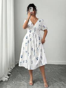 SHEIN Elenzya Große Größen V-Ausschnitt weißes Blumenprint Midi Kleid - Blau - Übersicht 3