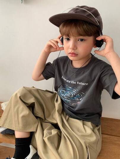 DAZY 印花炭灰色短袖T恤，休闲宽松夏季上衣，适合幼儿男童（小号）