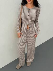 SHEIN PETITE Bộ đồ nữ 2 món gồm áo tay dài cài cúc phía trước kẻ sọc và quần ống rộng, thích hợp cho mùa xuân và hè. - Nhiều màu - Xem 10