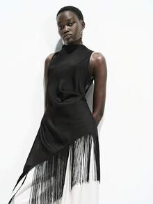 Lumivelle 女士黑色缎面衬衫，垂褶领口，高开衩设计，流苏拼接，优雅浪漫复古风，适合春夏各种场合，如休闲、机场、约会、时装秀、派对、婚礼等。 - 黑色 - 查看 3