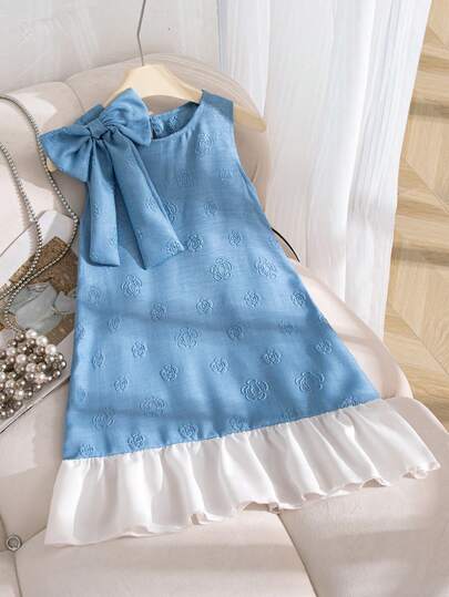 SHEIN 女童无袖圆领连衣裙，可拆卸蝴蝶结肩带，宽松A字版型，蓝色压纹面料，白色裙边，休闲可爱，适合夏季度假