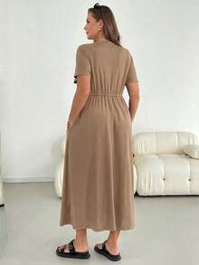 SHEIN Essnce 大码女式夏季连衣裙，短袖连衣裙，黑色连衣裙，休闲女装夏季连衣裙，适合度假穿着 - 駝色 - 查看 2