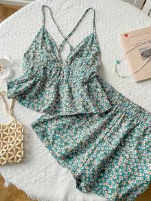 SHEIN EZwear Bộ đồ đi nghỉ mát dành cho nữ: áo hai dây và quần short họa tiết hoa nhí màu xanh lá cây. - màu xanh lá - Xem 6