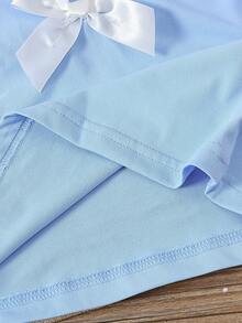 SHEIN Playful Pals 2件套 女童圆领短袖3D蝴蝶结灯笼袖T恤+弹力腰牛仔蓝阔腿裤 休闲时尚套装，夏季新品 - 淺藍色 - 查看 5