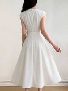 Heiryn Đầm dài dáng chữ A cao cấp, cổ chữ V, sang trọng, thắt eo, hàng hiệu mới. - Màu vàng ngỗng - Xem 7