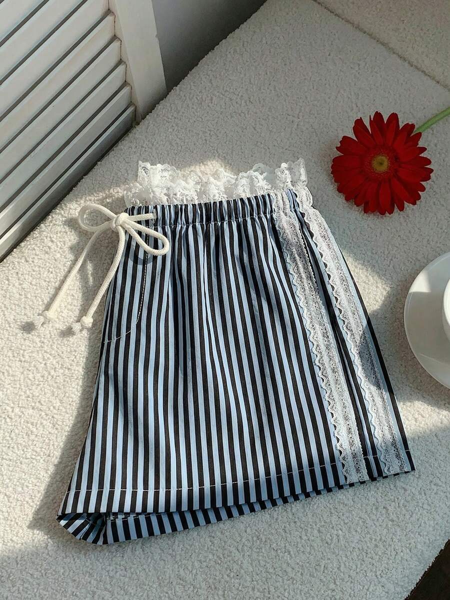 Comfortcana 女士夏季休闲度假条纹印花撞色蕾丝抽绳腰短裤，适合情人节、狂欢节、海滩、假日、居家休闲、街头、校园休闲等场合，Y2K 2000年代风格可爱蓝黑蕾丝短裤，夏季服装，春假，毕业典礼，女士婚礼派对优雅度假装，休闲女装 - 彩色 - 查看 1