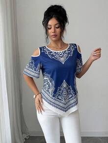 SHEIN Elenzya 优雅度假通勤黑白不对称下摆女士短袖衬衫上衣 女士上衣 最新款女士上衣 女士新款优雅上衣 女士衬衫 女士服装 女士折扣衬衫 女士休闲优雅平价上衣 蓝白印花上衣 露肩上衣 日常穿着上衣 度假上衣 休闲上衣 印花衬衫 女士衬衫 波西米亚风女士衬衫 女士衬衫 露肩衬衫 - 藍色 - 查看 4