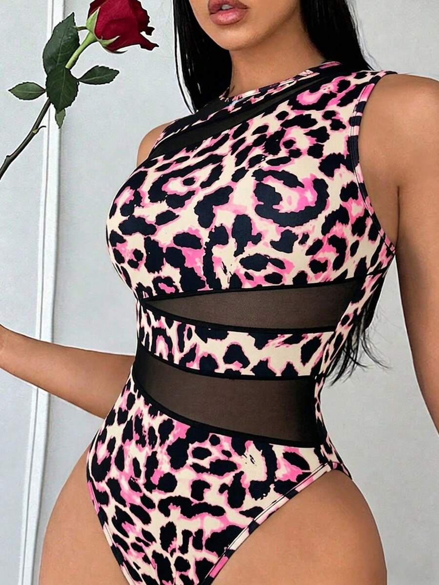 SHEIN ChicEase 優雅性感時尚豹紋圓領無袖修身不對稱幾何網布拼接連身衣,春夏女款高爾夫馬卡龍色 - 粉色 - 查看 1