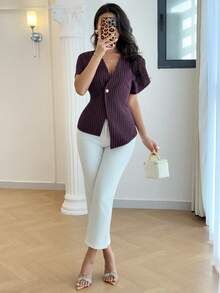 Modelyn Áo sơ mi nữ tay ngắn cổ chữ V in họa tiết dáng casual - Màu tím - Xem 5