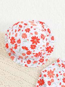 SHEIN Vintaside Kids Newborn Cute Red Ditsy Floral Swimsuit,Long Sleeve Rash Guard One-Piece With Front Zipper,2-Piece Set With Ruffled Hat,Summer Pool Party Holiday Wear - Multicolor - View 3