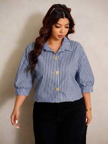 Elaquor Kemeja Lengan Pendek Kasual Wanita Ukuran Besar dengan Motif Garis-garis dan Kancing Hati Logam - Biru - View 4