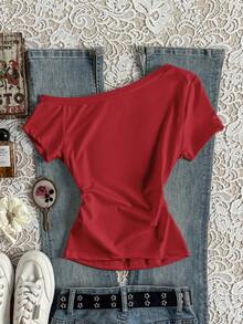 Glimmora Áo thun nữ in chữ, dáng ôm, vai lệch, kiểu dáng thường ngày. - màu đen - Xem 2