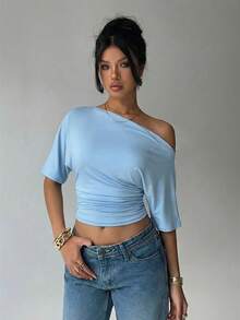 Aloruh Camiseta casual y versátil de uso diario para mujer, de unicolor, con hombro asimétrico y fruncido - Celeste - Ver 6