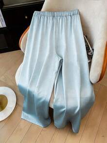 GlowEve CURVE Pantalones casuales de satén texturizado azul para mujer talla grande, pantalones de seda para mujer, pantalones de yoga, pantalones de seda de hielo, pantalones de pierna ancha, pantalones de satén, estilo de mujer, adecuados para salidas diarias y fáciles de combinar con atuendos. Pantalones de pierna ancha, pantalones de moda para mujer, pantalones de satén para mujer, pantalones con cordón en la cintura - Azul - Ver 2