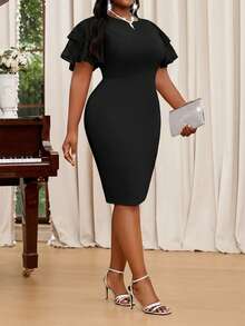 SHEIN Lady Robe d'été élégante pour le bureau, le mariage, les concerts/festivals de musique. Robe crayon en tricot rose avec col rond et dentelle contrastée. Manches courtes. Tailles plus. Tenues d'été pour femmes. Robes d'été pour femmes. Tenues de bureau pour femmes. Tenues d'anniversaire pour femmes. Robes d'église pour femmes. Tenues de croisière pour femmes. Robes pour anniversaires et événements - Noir - Voir 3