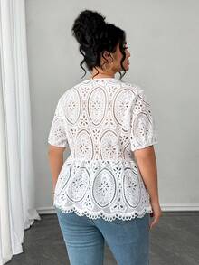 Elenzga White Hollow Lace Retro Floral Pattern Round Neck Elaborate Lace Short Sleeve Elegant & Gentle Plus Size Blouse - White - View 2