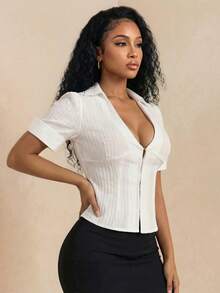 Eryvara 女士白色竖条纹纹理V领短袖衬衫 - 白色 - 查看 3