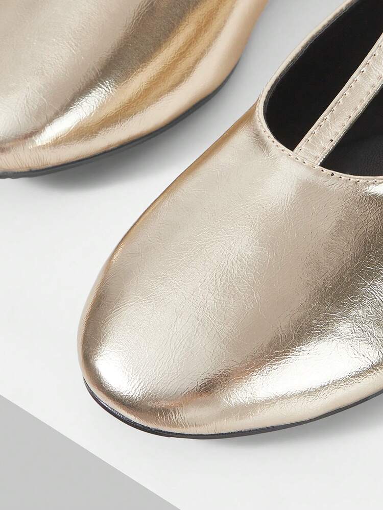 WOMEN'S SOLID COLOR CASUAL FLATS FOR OFFICE AND COMMUTE