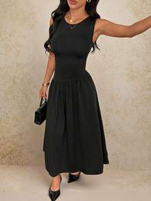 SHEIN PETITE 女士纯色圆领褶裥优雅束腰连衣裙，适合派对穿着 - 黑色 - 查看 4