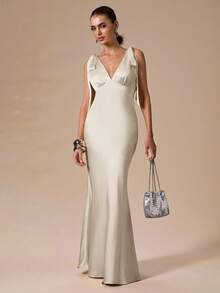 xheSHEIN  Vestido de unicolor minimalista y sexy de cuello en V profundo, espalda descubierta y lazo, color amarillo crema, adecuado para fiestas, cócteles, ocasiones formales, dama de honor, cumpleaños, Navidad, casual de negociosxhe - Albaricoque - Ver 6