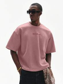 Camiseta de manga corta con cuello redondo y estampado de letras, minimalista y versátil para hombres - Rojo y negro - Ver 2