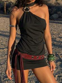 Aloruh Y2K风格女士性感露背紧身迷你连衣裙，金属扣装饰，纯黑色，大胆性感，适合锐舞派对、音乐节等场合。女士黑色不对称露背无袖连衣裙，配飘逸颈巾。 - 黑色 - 查看 2