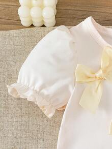 SHEIN Playful Pals 2件套 女童圆领短袖3D蝴蝶结灯笼袖T恤+弹力腰牛仔蓝阔腿裤 休闲时尚套装，夏季新品 - 杏色 - 查看 5