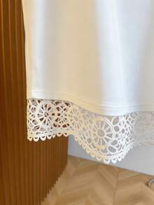 EMERY ROSE Plus Size Lace Patchwork Short Sleeve Round Neck T-Shirt - White - View 6