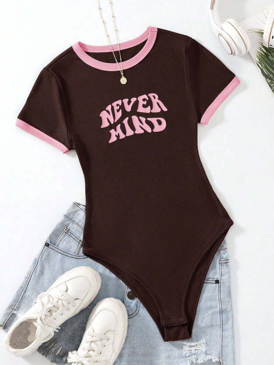 SHEIN EZwear 大码女式标语印花圆领短袖休闲连体衣 - 巧克力棕 - 查看 1