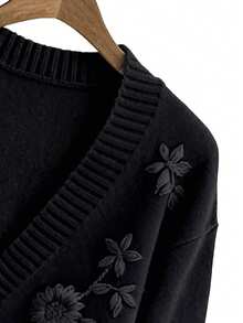 GlowEve CURVE 优雅法式刺绣宽松V领开衫外套，适合大码女性，秋冬季穿着 - 黑色 - 查看 3