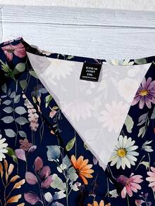 SHEIN VCAY Camicia casual minimalista con stampa floreale ad acquerello di margherite, adatta per l'estate, taglie comode - Multicolore - Visualizzare 4