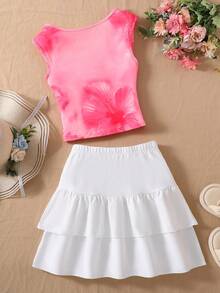 SHEIN Sparklyn 这款全新两件套少女套装包含一件时尚休闲的舒适弹力针织提花蓝色圆领套头背心，搭配同色系双层蛋糕裙。背心的腰部和下摆采用褶裥设计，打造优雅整体造型。这款高品质套装适合日常穿着，也适合度假、旅行和派对等场合，是春夏的理想之选。 - 彩色 - 查看 2