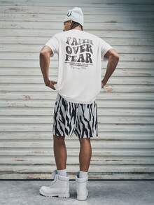 Modcrash 男士短袖标语印花休闲T恤，适合夏季通勤，复古美式风格，男女皆宜，宽松版型夏季服装——适合日常穿着和夏季度假穿着。 - 白色 - 查看 6