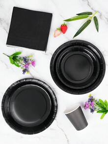 黑色一次性餐盘、餐巾纸和纸杯派对套装，可供24位客人使用。这款一次性纸盘派对餐具适用于生日、婚礼、主题派对和家庭野餐。 - 查看 4