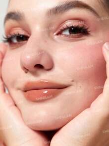 SHEGLAM Pout-Perfect Shine 豐唇膏-Walk On The Beach 保濕豐唇固體唇彩不粘滋養豐唇精華椰子油唇膏唇部化妝品促銷棕色豐唇膏 品牌 美容 化妝 化妝品 適合女性與女孩 完美搭配夏季春季 Y2K 時尚 流行 生日 母親節禮物 假期 派對準備就緒 最佳顏色 - Walk on the Beach - 查看 3