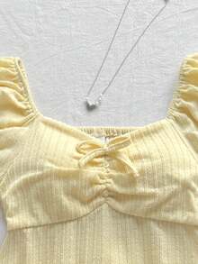 SHEIN Áo len chui đầu dệt kim jacquard thoải mái, kiểu dáng cổ điển cho bé gái tuổi teen, áo kiểu thắt nơ viền ren tương phản, màu vàng nhạt/vàng chanh. - Màu vàng - Xem 4