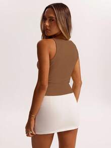 SHEIN BAE 夏季针织条纹圆领简约休闲背心，适合早午餐、外出、约会、通勤休闲、邮轮度假等场合，亦可作为伊比沙岛度假穿搭。 - 棕色 - 查看 2