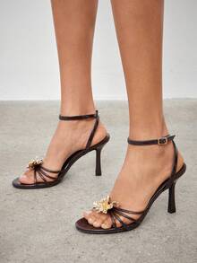 SHUZIA Giày sandal nữ thanh lịch tối giản họa tiết hoa, chất liệu PU ánh kim, mũi tròn, gót nhọn. - Cà phê nâu - Xem 2