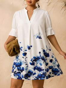 SHEIN CURVE+ Curve 尺码 US22 音乐节、海滨度假、波西米亚蓝白花卉印花 V 领短款休闲连衣裙，女士 - 藍色 - 查看 8