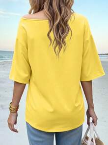 INAWLY 女士休闲黄色斜肩T恤，饰有字母和龙虾图案 - 黃色 - 查看 2