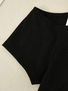 GlowEve CURVE Vestido de mujer con cuello polo, cintura ceñida, volantes tejidos y diseño versátil y elegante - Blanco y Negro - Ver 3