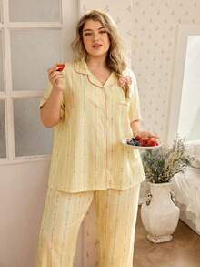 CottageSlumber Conjunto de pijama de manga corta con cuello con volantes y estampado floral pequeño para tallas grandes - Amarillo - Ver 6