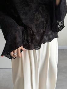 FRIFUL Kaos Kasual Wanita Kerah Bulat Bahan Renda Model Pas Badan Lengan Mengembang Warna Polos - Hitam - View 2