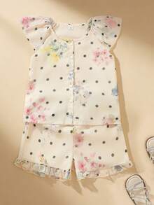 SHEIN Bộ đồ 2 mảnh cho bé gái, cổ tròn, không tay, gồm áo và quần short, họa tiết chấm bi màu nước nhạt, áo tay bồng kết hợp quần short viền bèo nhún, chi tiết cúc cài tinh tế, phù hợp cho mùa hè dạo phố, dã ngoại, phong cách Mori Girl Nhật Bản. - Màu be - Xem 4