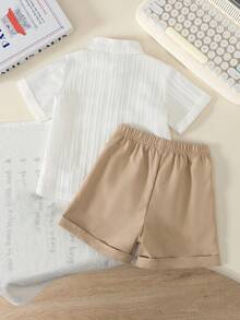 SHEIN 2件套宝宝第一个母亲节套装 - 白色条纹短袖衬衫（带领子和口袋），搭配卡其色宽松短裤 - 彩色 - 查看 3