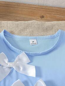 SHEIN Playful Pals 2件套 女童圆领短袖3D蝴蝶结灯笼袖T恤+弹力腰牛仔蓝阔腿裤 休闲时尚套装，夏季新品 - 淺藍色 - 查看 4