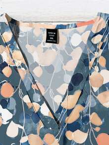 EMERY ROSE 大码女式夏季休闲度假印花V领荷叶边袖口纽扣装饰衬衫 - 彩色 - 查看 4