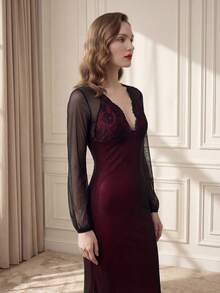 Suri Mira 优雅修身V领蕾丝网纱拼接撞色长袖连衣裙，适合秋冬季节的百搭派对礼服 - 彩色 - 查看 3