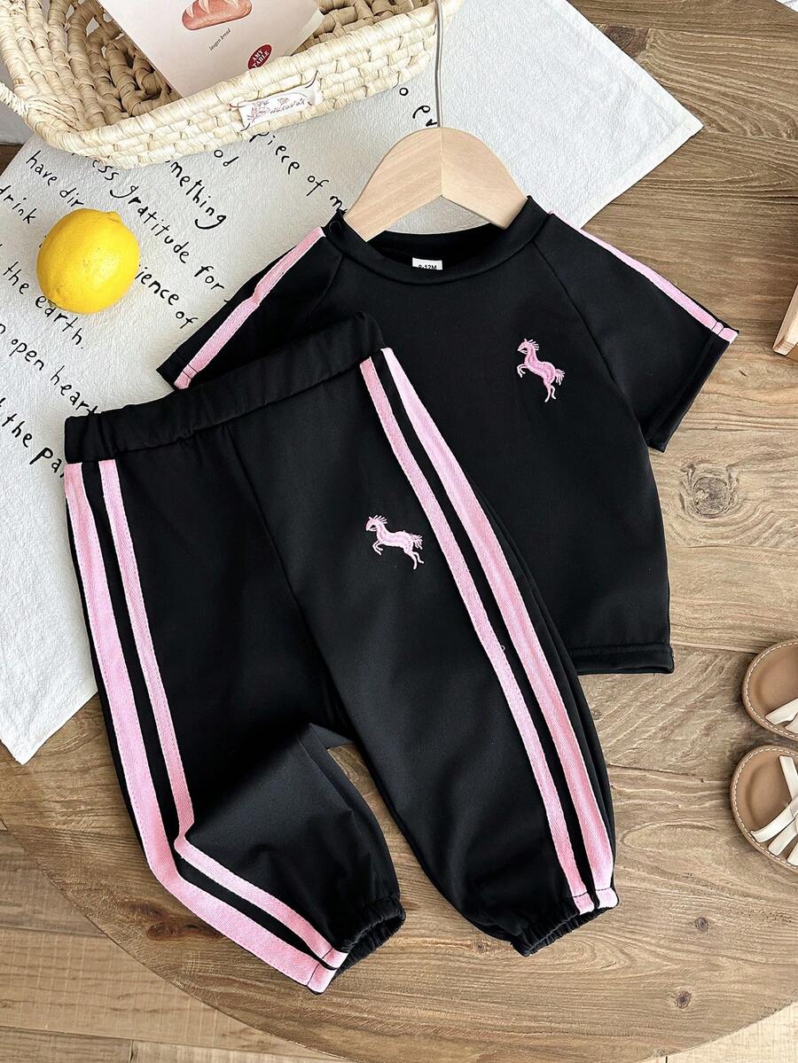 SHEIN 女嬰 2件/套 黑粉色套裝 夏季休閒度假運動日常風格 刺繡短袖泡泡袖圓領上衣&長褲 - 黑色 - 查看 1